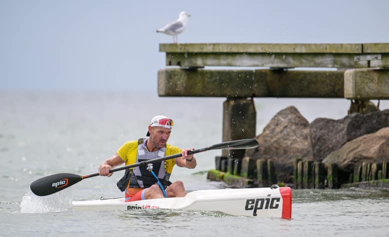 Swen Kailings fokusierter Einsatz im Surfski